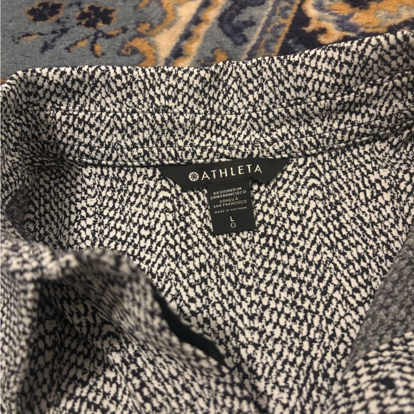 Athleta Black and White Patterned Button-Up Shirt - Picture 2 of 3